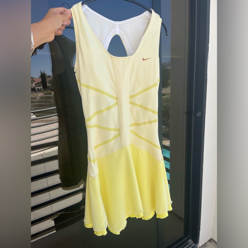 Beautiful buttery yellow Maria Sharapova Nike tennis dress. Size S